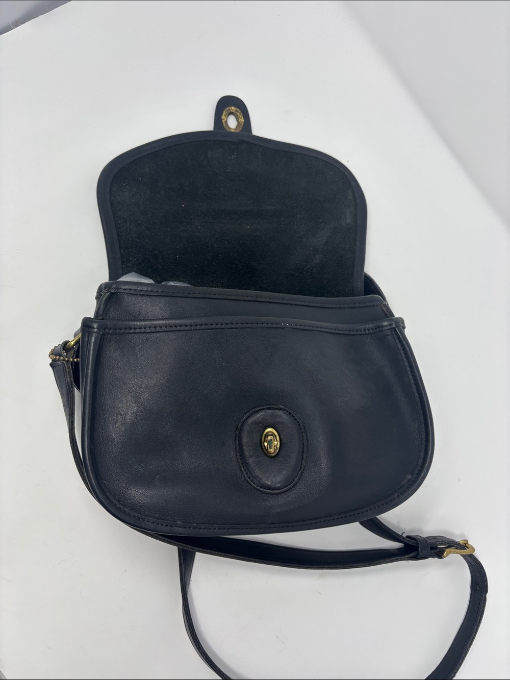 Coach | vintage Classic Black Leather Crossbody Bag - Picture 7 of 13